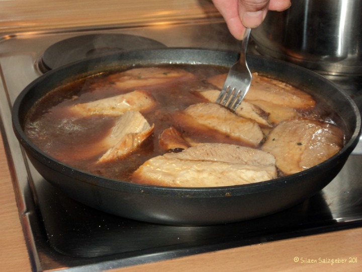 Nikmatnya Semur Daging Babi