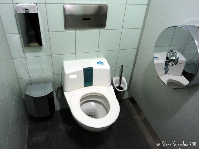 Toilet Bergerak di Jerman