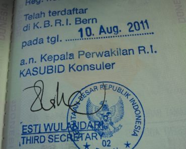 Stempel lapor diri di KBRI Swiss