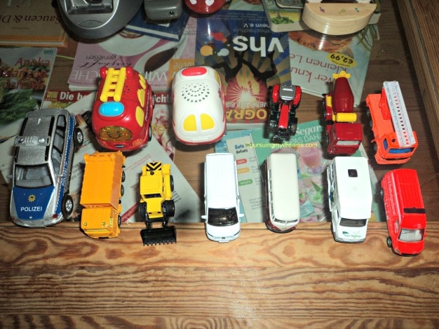 Tampak atas aneka mobil-mobilan Benjamin